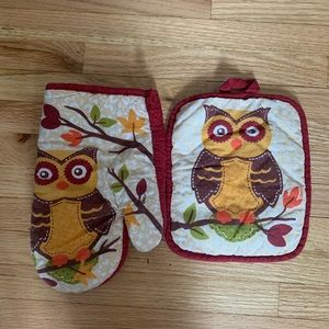 Owl Red Potholder Set